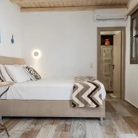 Elizabeth'S Small Apartment Naxos City Exterior photo