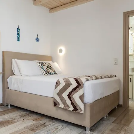 Elizabeth'S Small Apartment Naxos City Exterior photo