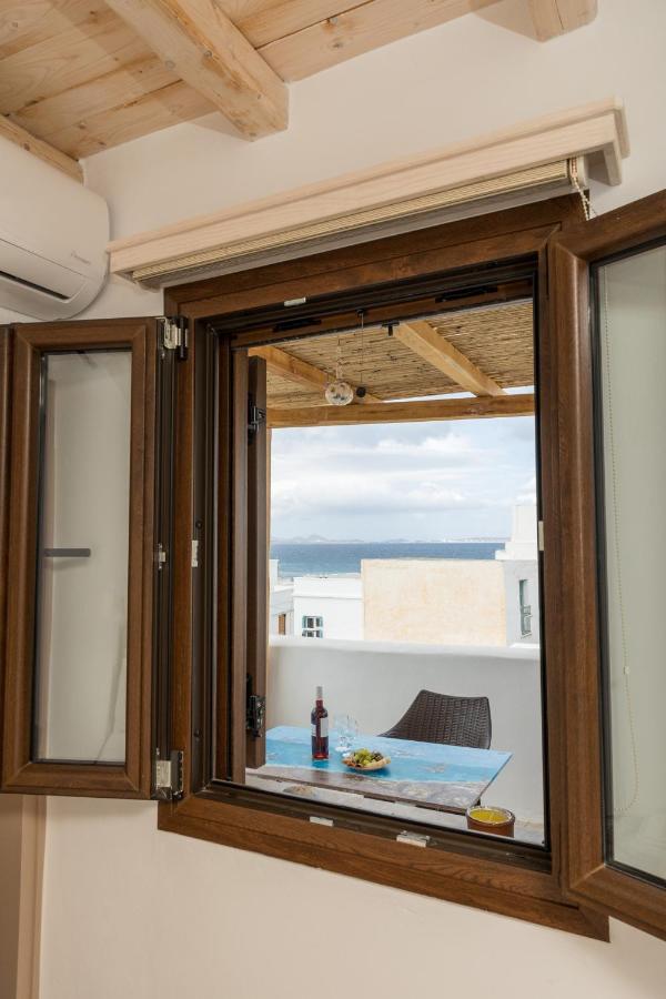 Elizabeth's Small * Naxos City